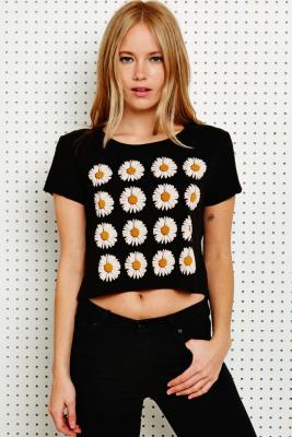 urban outfitters daisy shirt