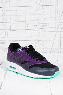 Nike Air Max 1 Essential Trainers in Black