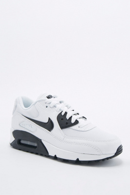 nike air max essential black and white