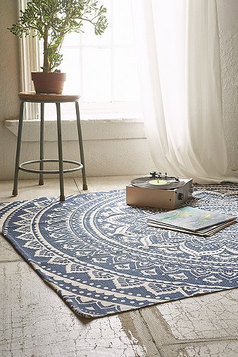 Teppich „Sahara“ in Blau mit Medaillondesign, 5 x 7 Fuß Teppich „Sahara“ in Blau mit Medaillondesign, 5 x 7 Fuß