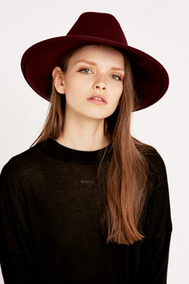 Ecote Kendall Burgundy Felt Panama Hat