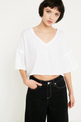 UO Short-Sleeve Slubby Boxy V-Neck T-Shirt | Urban Outfitters