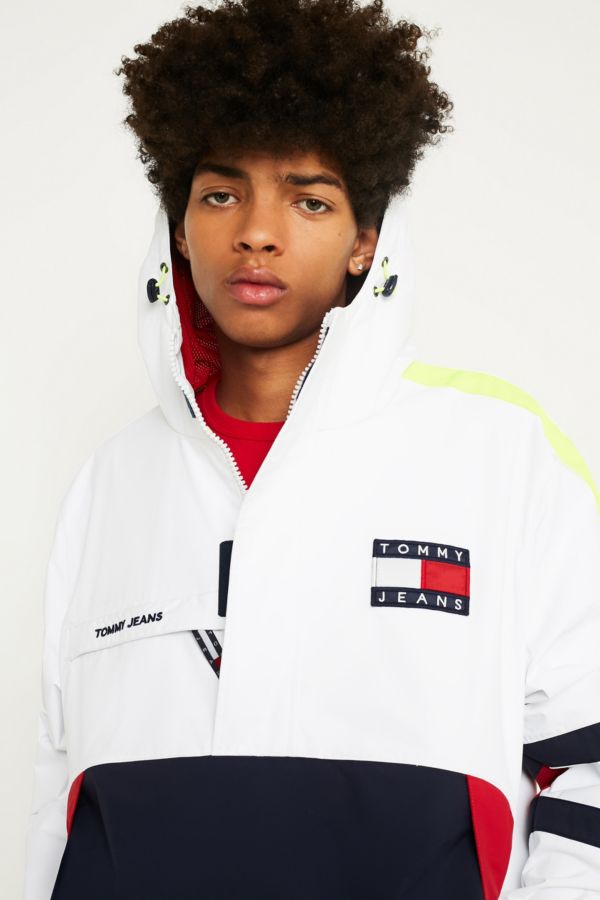 Tommy Jeans ‘90s White Sailing Jacket | Urban Outfitters
