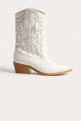 urban outfitters cowboy boots