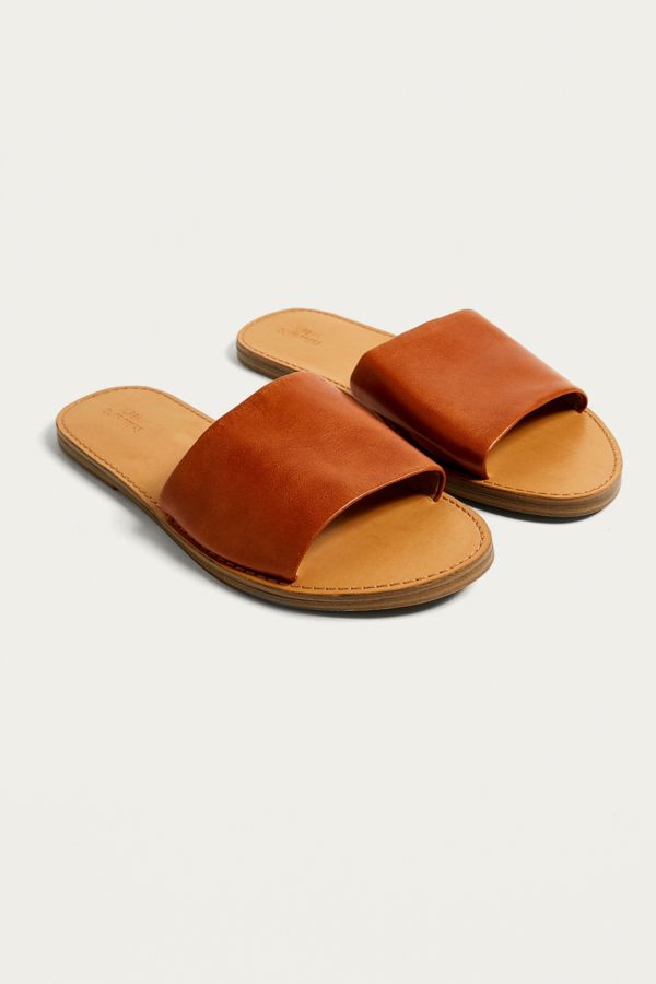 UO Mia Leather Sliders | Urban Outfitters