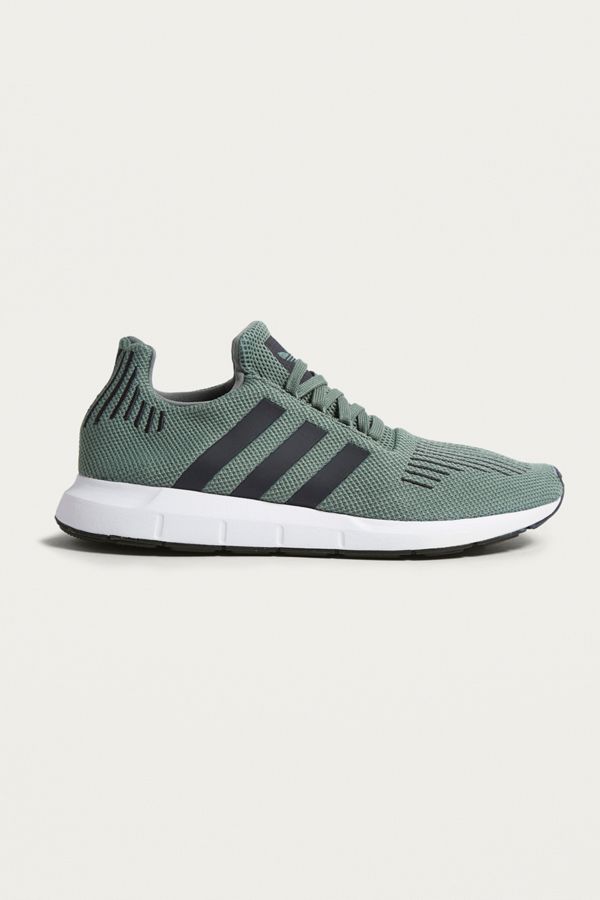 adidas Originals Swift Run Green Trainers | Urban Outfitters