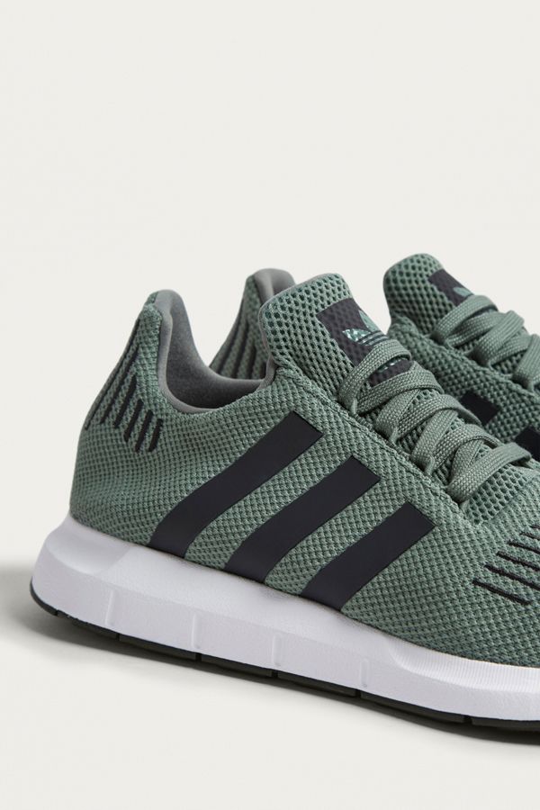 adidas Originals Swift Run Green Trainers | Urban Outfitters