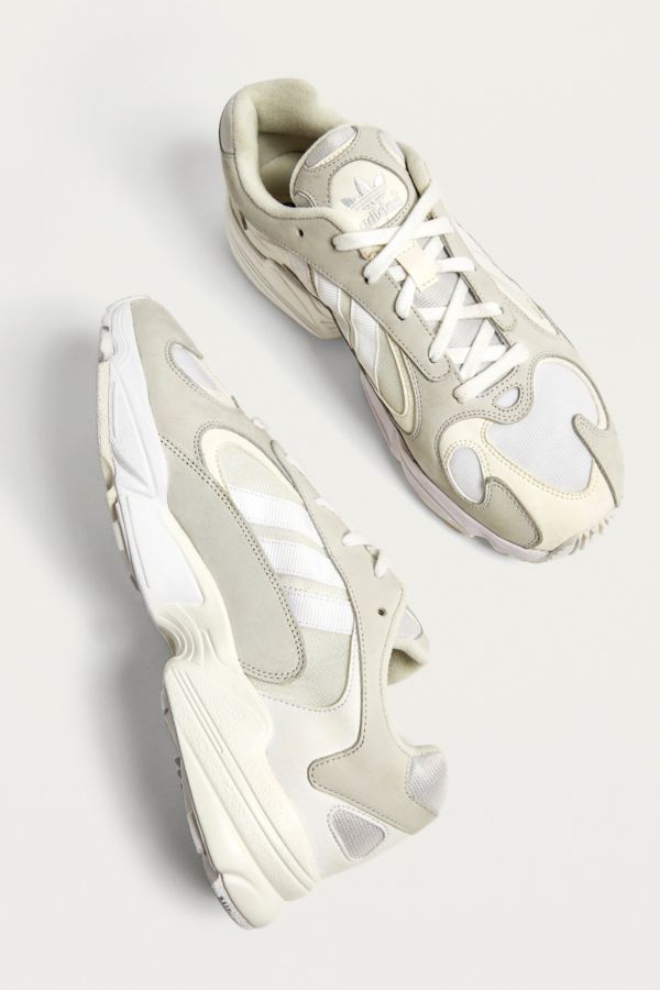 adidas Yung-1 White Trainers | Urban Outfitters FR