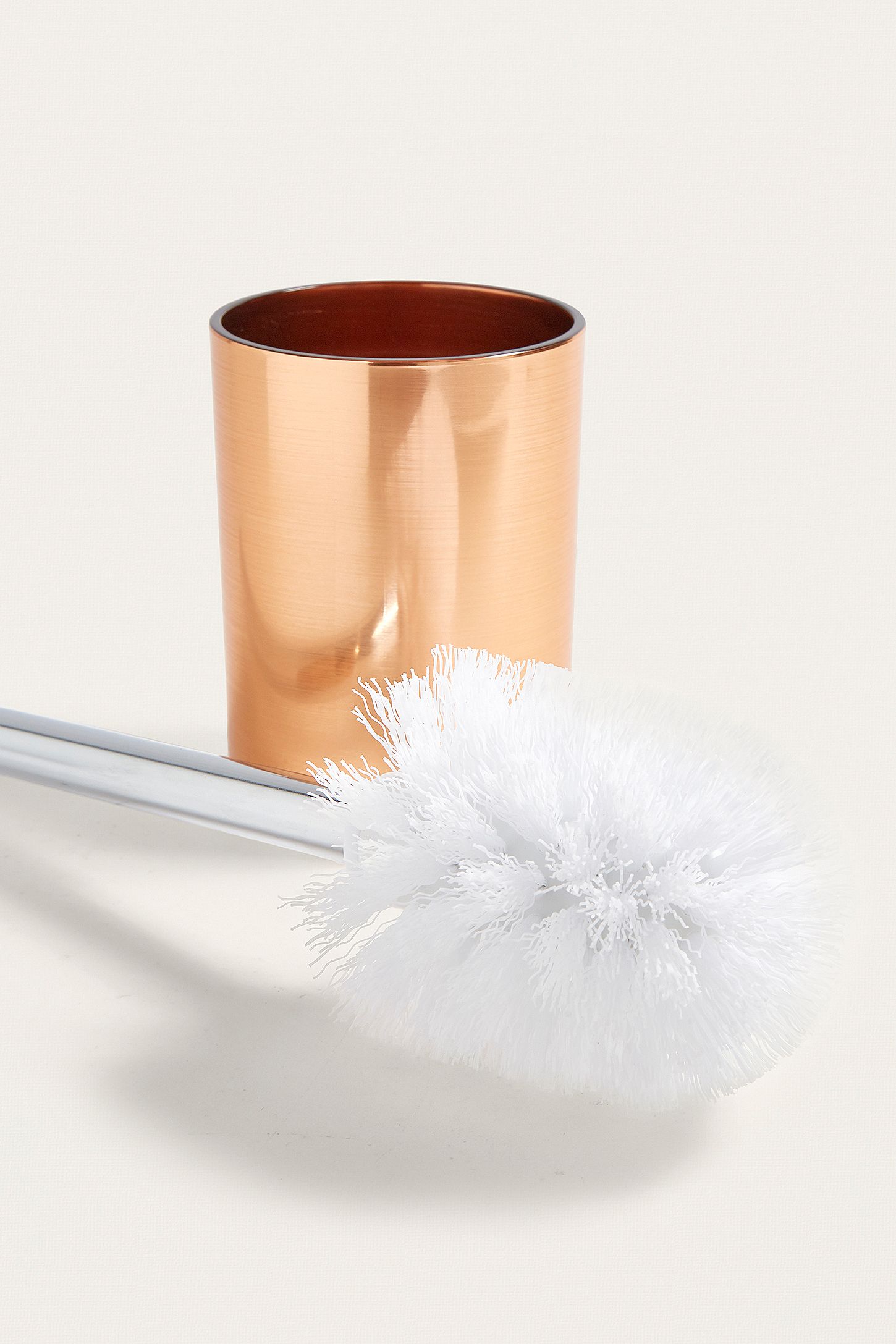Salle De Bain Carrelee Tous Les Murs ~ brosse de toilette et support en cuivre urban outfitters Salle De Bain Carrelee Tous Les Murs ~ brosse de toilette et support en cuivre urban outfitters