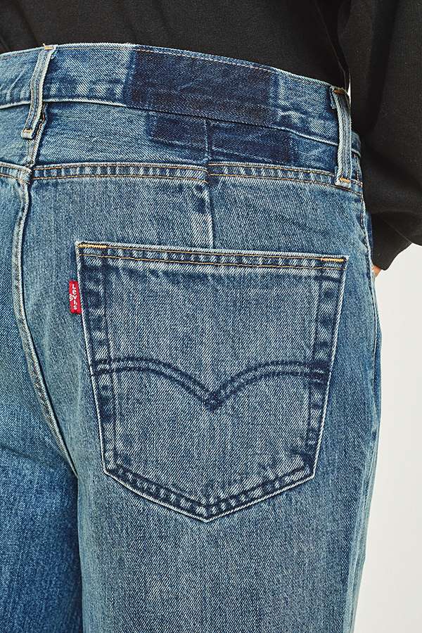 Levi’s Altered Bow The Last Piece Cropped Jeans | Urban Outfitters
