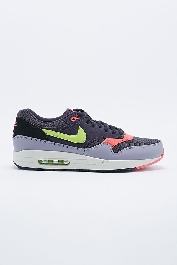 Nike - Baskets Air Max 1 Essential en cuir violet/gris | Urban ... Nike - Baskets Air Max 1 Essential en cuir violet/gris