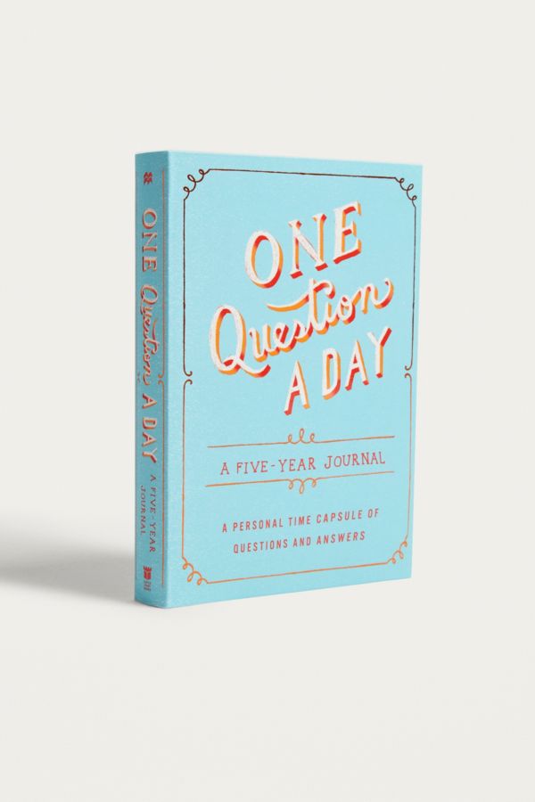 one-question-a-day-a-five-year-journal-by-aimee-chase-urban-outfitters