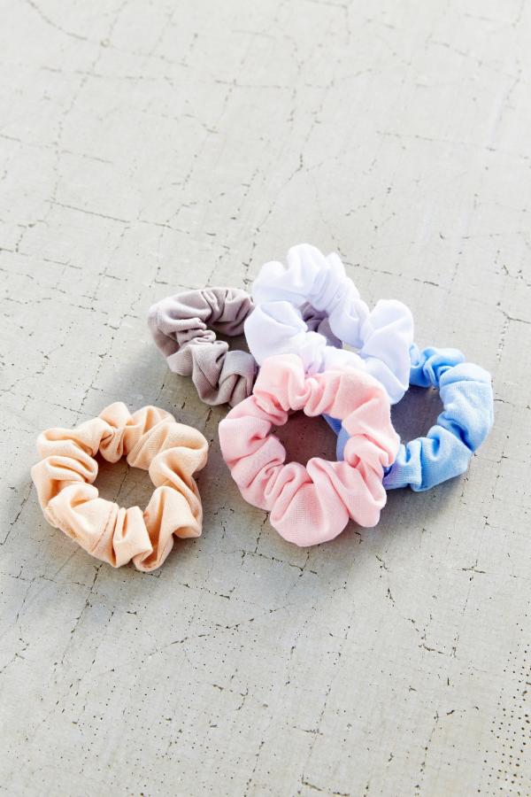 Days Of The Week Scrunchie Set | Urban Outfitters