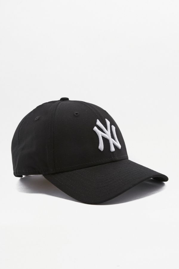 New Era 9FORTY NY Yankees Black Cap | Urban Outfitters